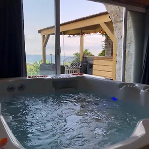 Couette-café Le Manoir: Chambre D’hôte De Charme Avec Jacuzzi Privatif